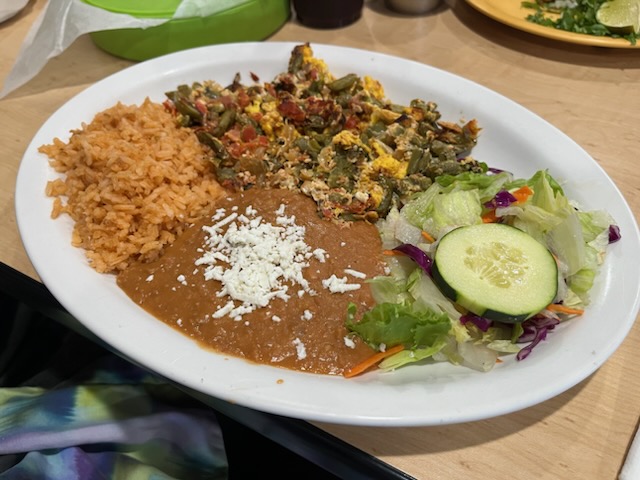 Mar y Tierra’s nopales con huevo.